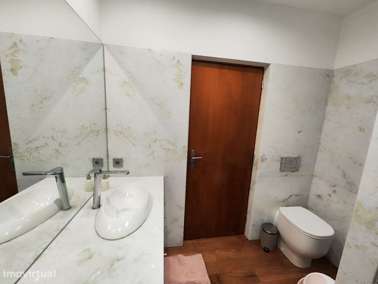 Vende-se moradia de luxo-18
