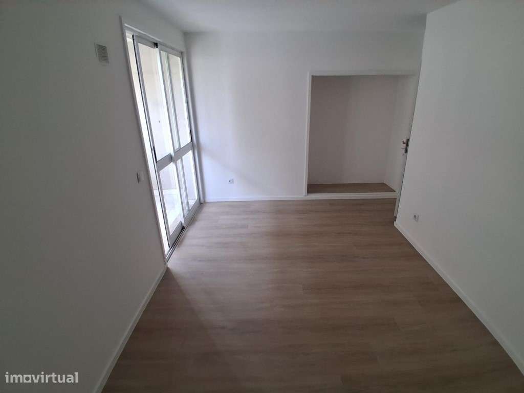 Apartamento T3 à venda em Baguim do Monte-23