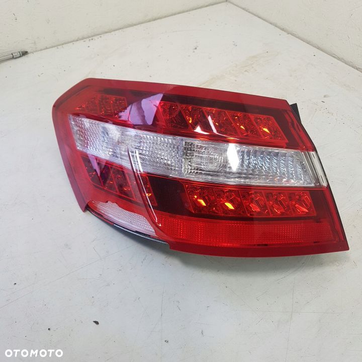 LAMPA TYŁ TYL MERCEDES E W212 SEDAN LEWA - 1