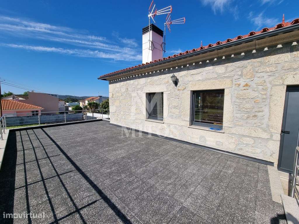 Andar moradia T2 como novo - Alvarães - Grande imagem: 5/20