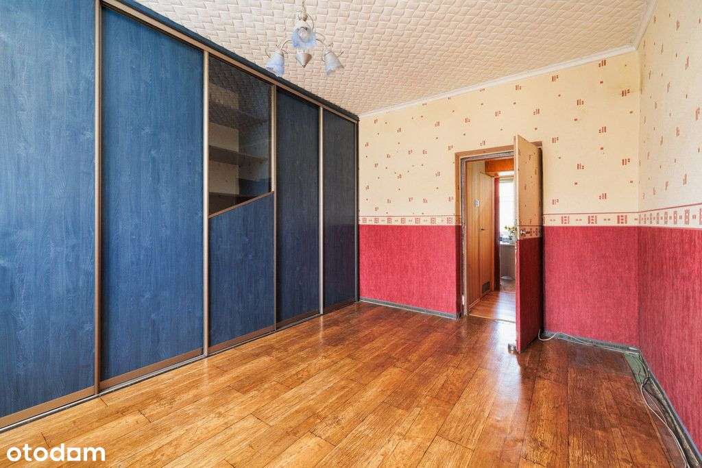 Z osobną kuchnią na zielonym osiedlu (do remontu)-5