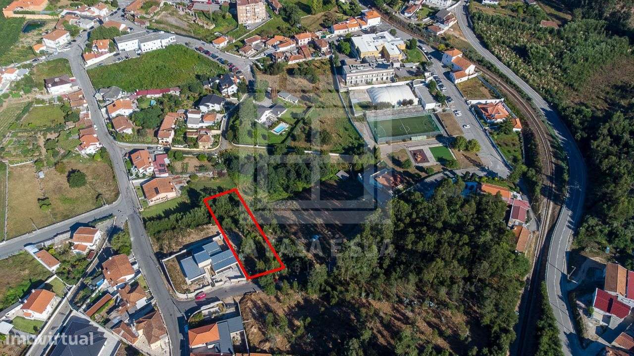 Terreno Urbano com 876 m2 com projeto aprovado em São João de Ver - Grande imagem: 4/17