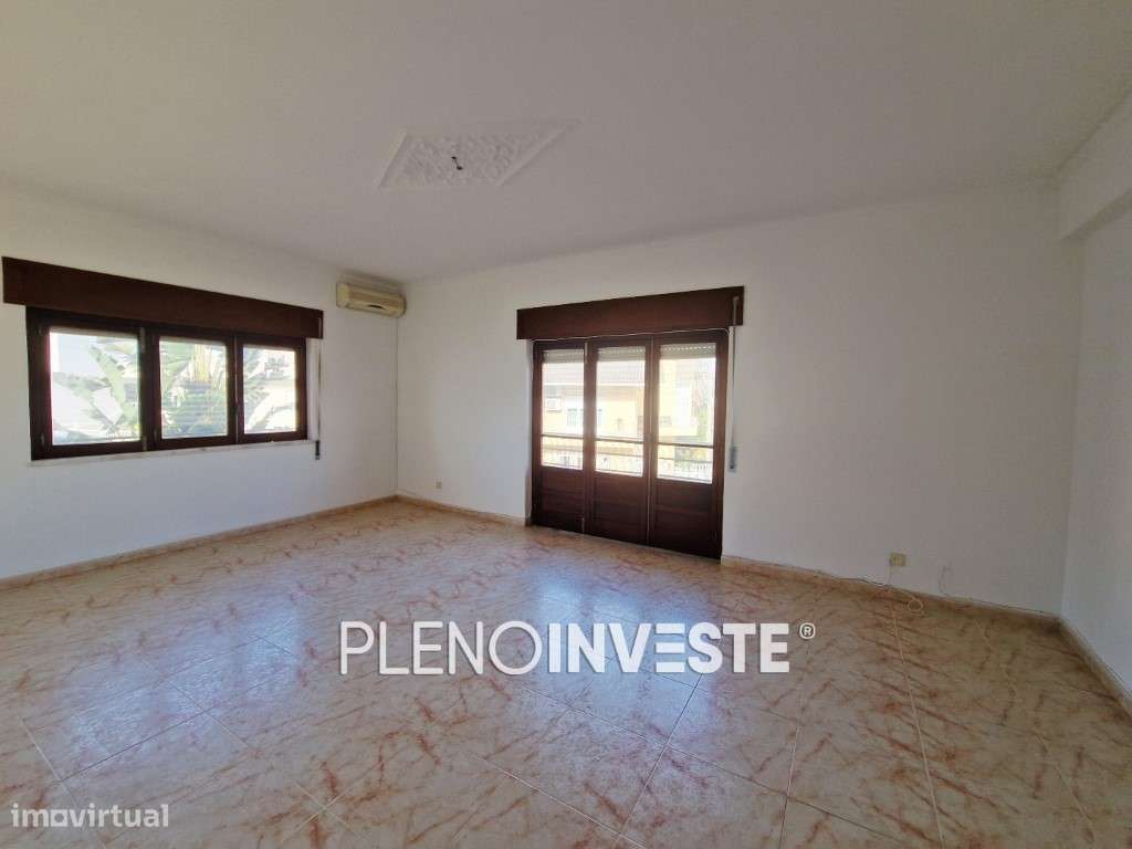 Moradia V3 com Garagem em Vale Milhaços-17