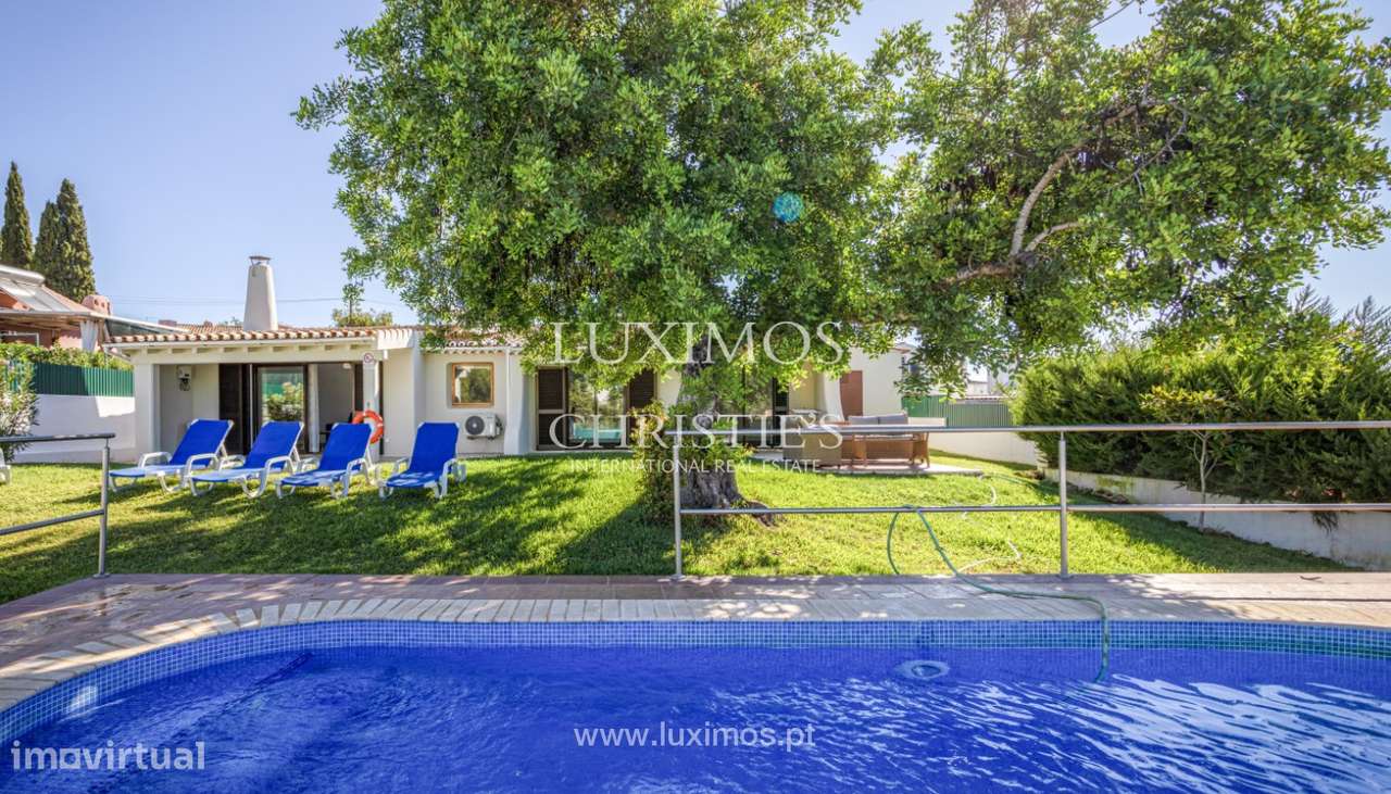 Moradia V4 com piscina, para venda em Albufeira, Algarve - Grande imagem: 2/24