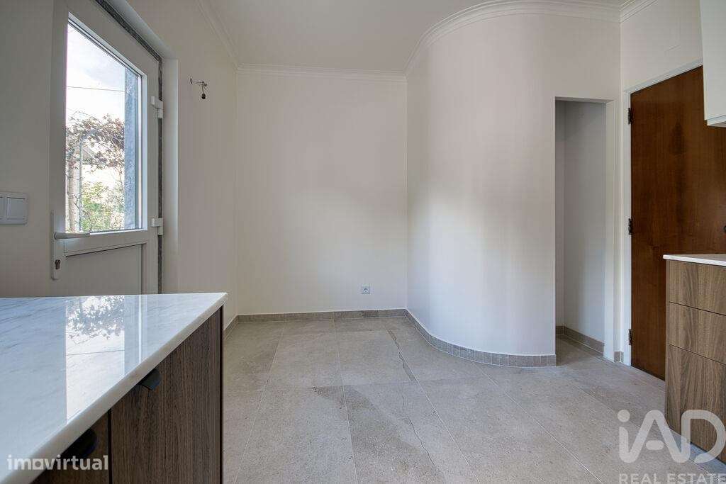 Moradia geminada T3 em Vale de Santarém de 116 m2 - Grande imagem: 5/27