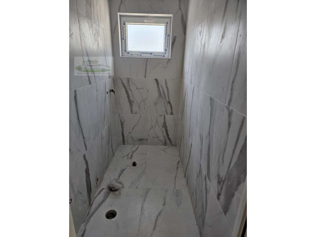 APARTAMENTO T3 EM MASSAMÁ PARA VENDA-13