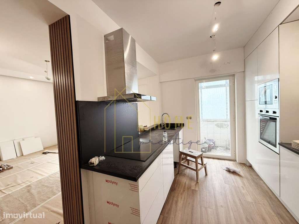 T3 Moderno e Luminoso no Laranjeiro com 4 Varandas-6