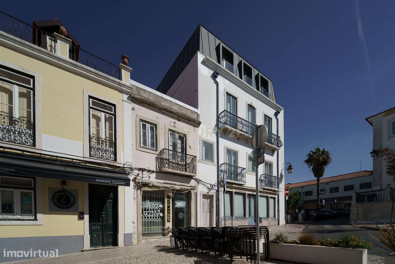 Edifício de Charme com Projecto de Recuperação - Almada-16