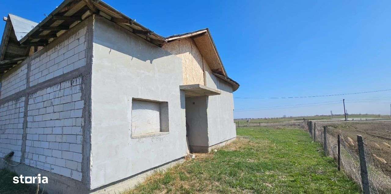 Casa Milcovu P+M Suprf cca 200mp Teren 7500mp - Imagine principală: 2/13