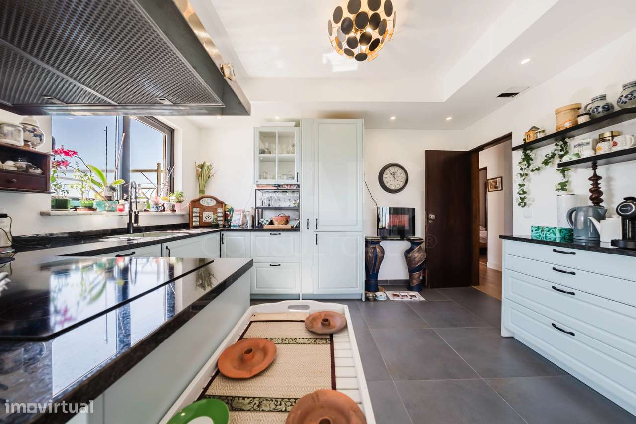 Propriedade com 7240m2 | Duas habitações | Piscina | Garagem | Anex... - Grande imagem: 4/50