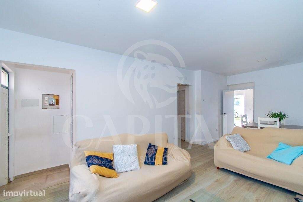 Moradia Térrea T2+2 com Anexo e Terraço | Modernizada | A 3 Minutos da - Grande imagem: 4/25