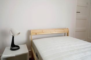 404292 - Quarto com cama de solteiro em apartamento com 4 quartos