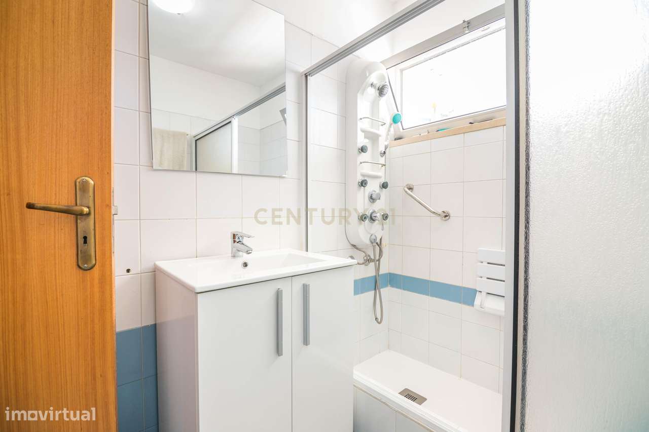 Apartamento T3 no Monte da Caparica-12