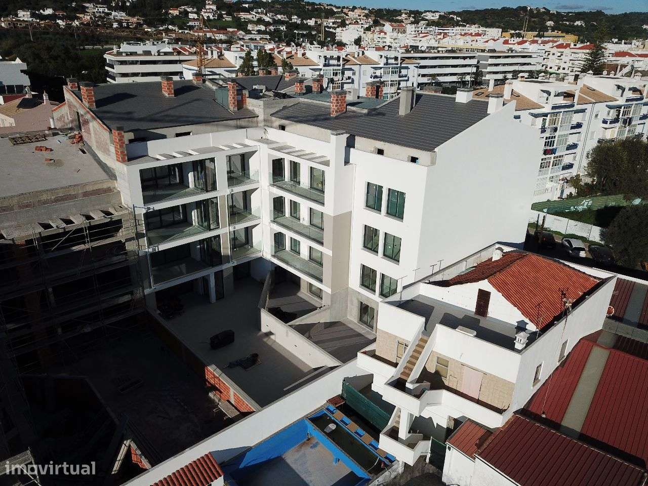 T4 Segundo andar orientação Sul, c/ 2 estacionamentos e sótão-14