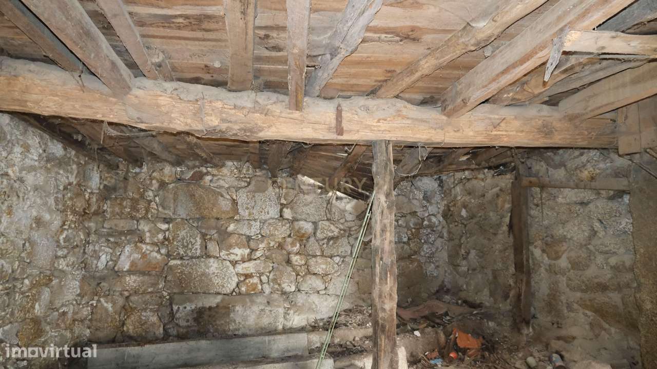 Casa em Ruína para Recuperar – Nabais, Gouveia - Grande imagem: 5/27