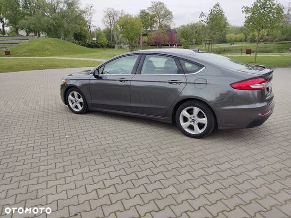 Ford Mondeo - 8