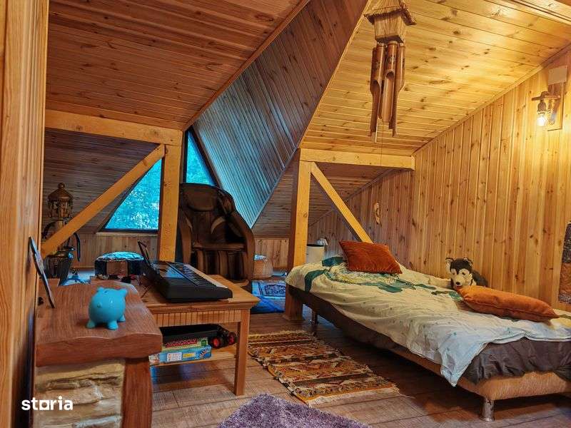 Vand casa la liziera padurii in Busteni P+2E+M, la 5 min de Lild Mega - Imagine principală: 4/8