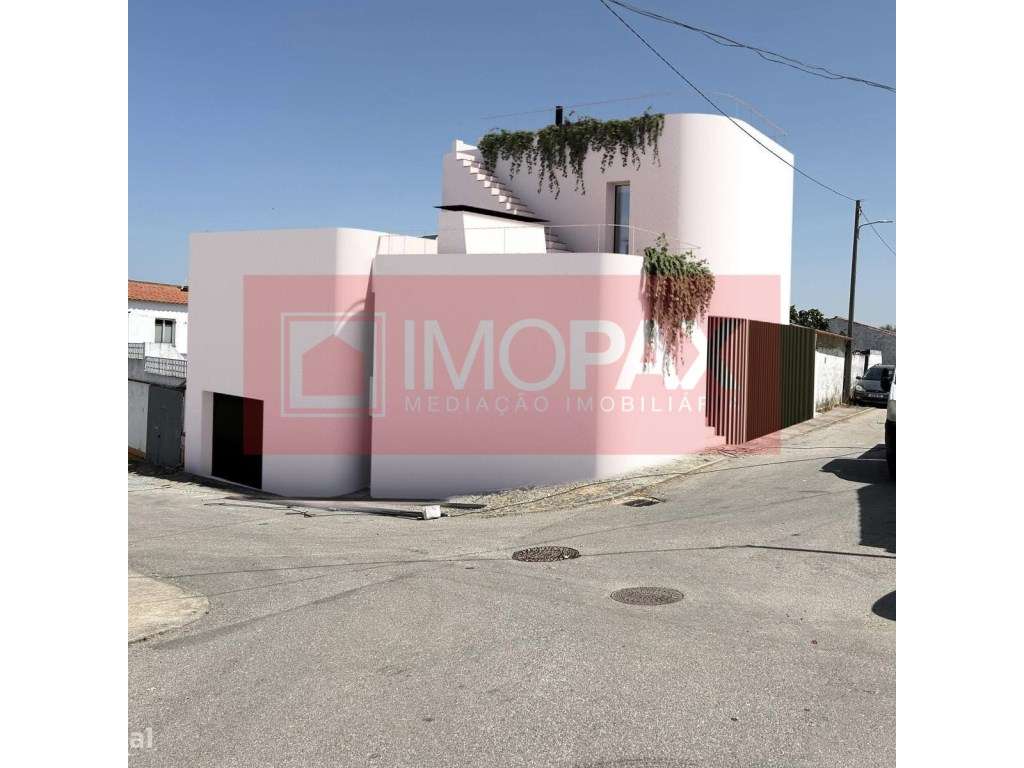 BERINGEL / Moradia T3+1 / Garagem / Quintal e Piscina / em fase de ... - Grande imagem: 4/8