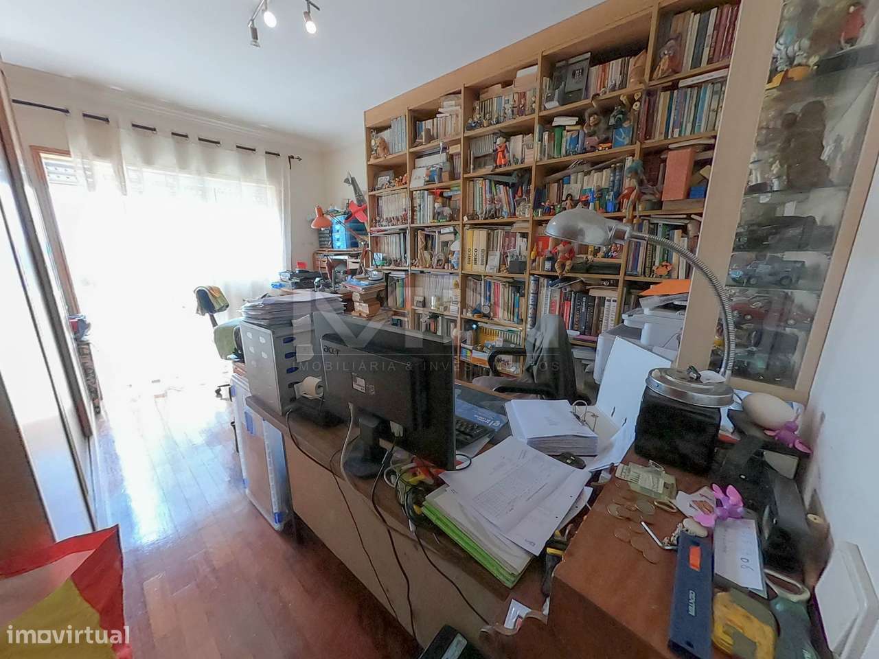 Apartamento T3 c/ Suite e garagem para dois carros-23