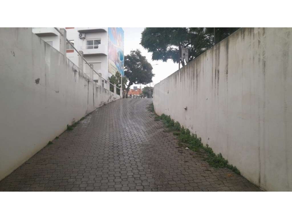 Garagem em zona Central em Albufeira, Algarve - Grande imagem: 2/11