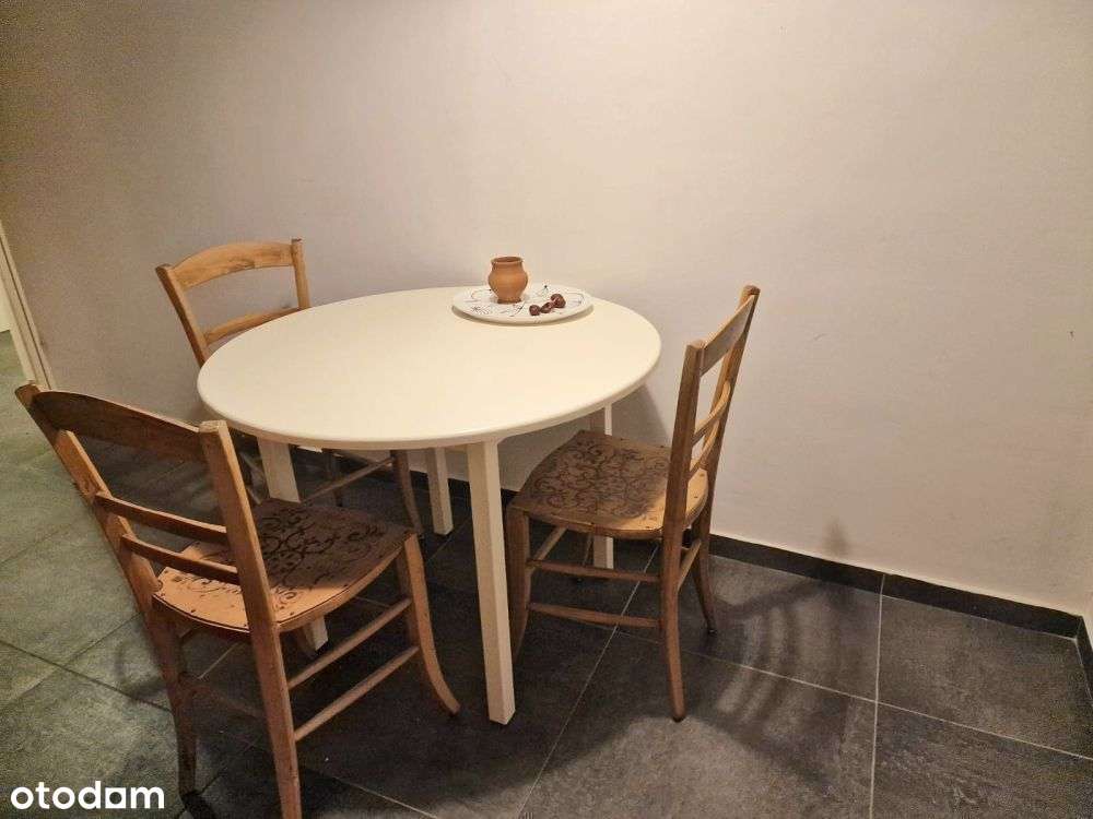 Centrum 4 pokoje,możliwość parkowania na-7