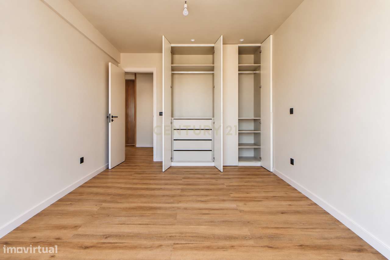 Espectacular Apartamento T3, totalmente remodelado, no centro do Monti-31