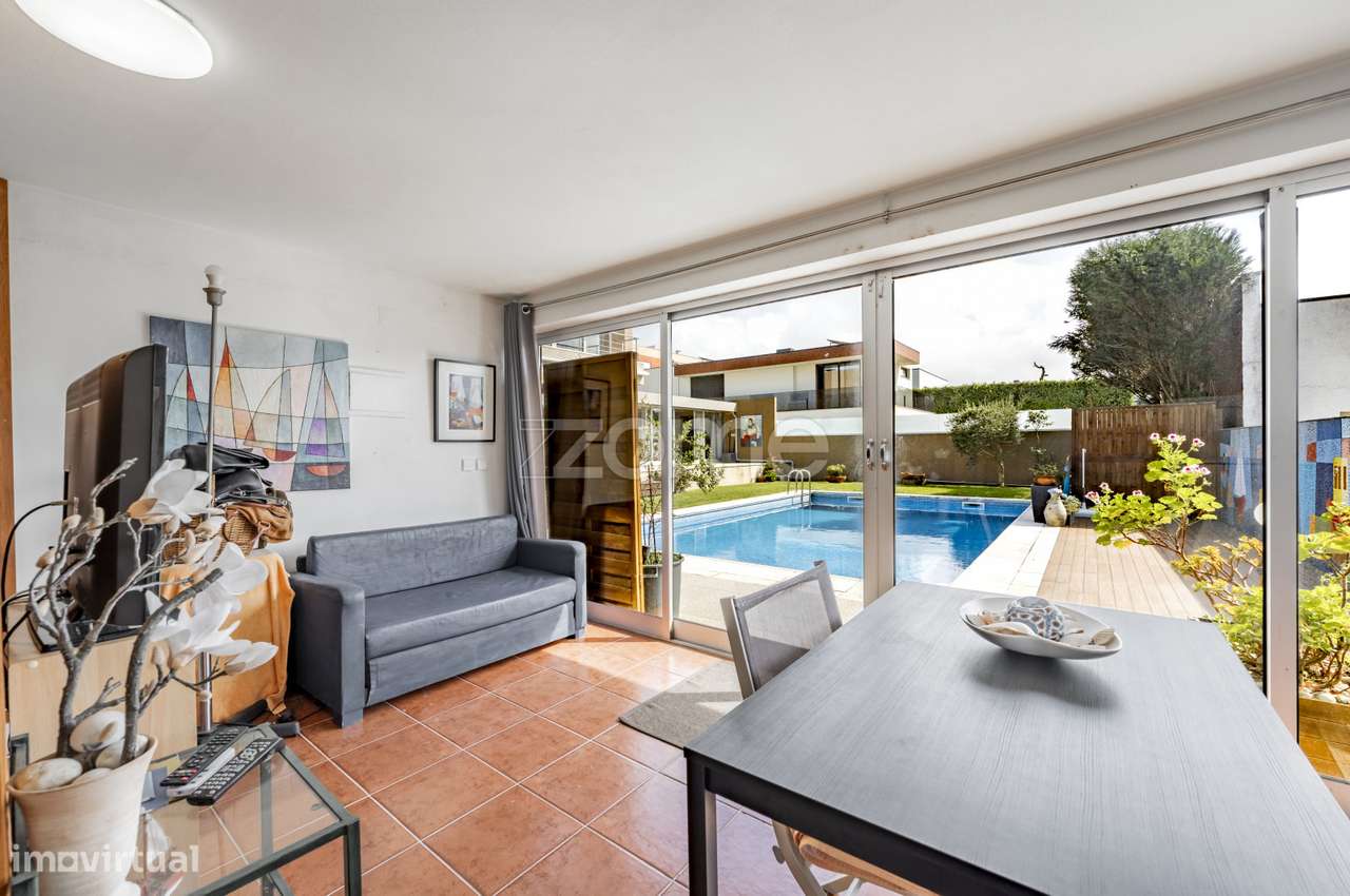 Moradia T5 com Piscina, 4 Suites e Garagem para 4 Carros em Esposende-31