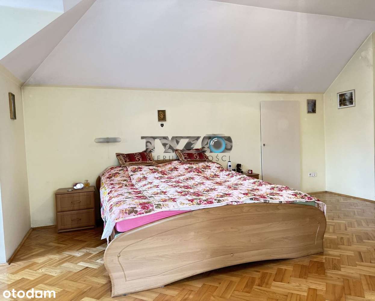 Okazały dom na zielonej i przytulnej działce-8