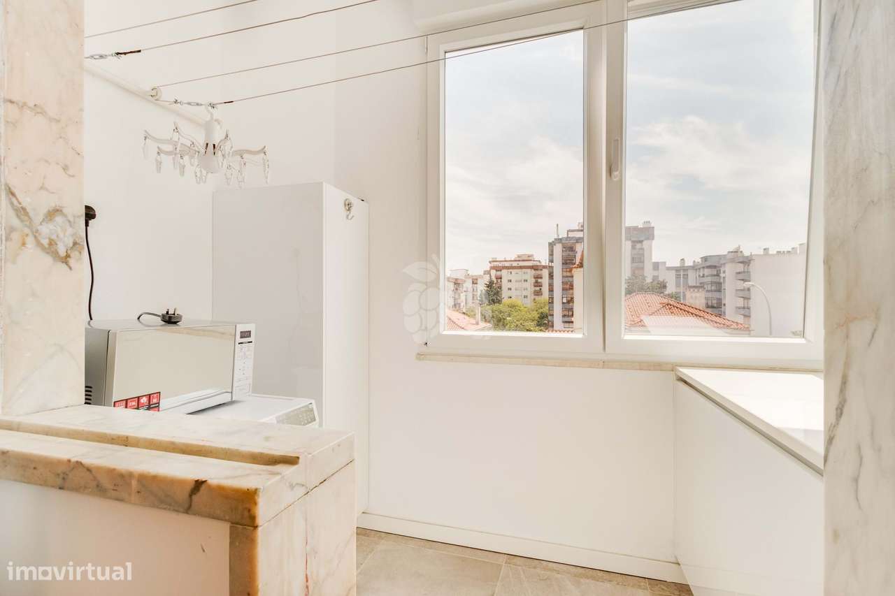 Apartamento T4 Remodelado - Grande imagem: 5/33