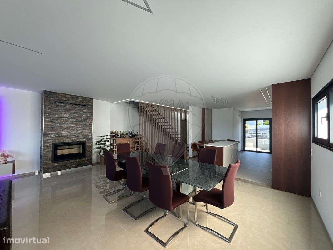 Moradia T4 para venda-18