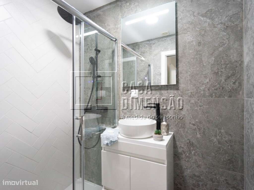 Apartamento de tipologia T3, com Varandas em Benfica!!-22