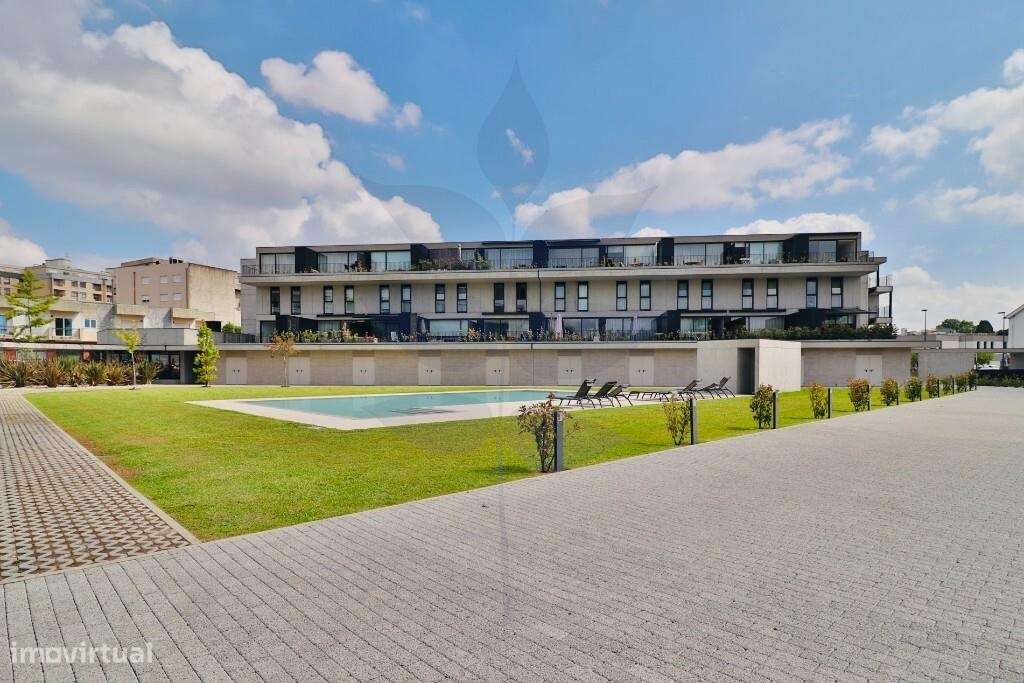 Vende-se T3 Duplex - Condominio Fechado - Como Novo - Empreendimento V-37