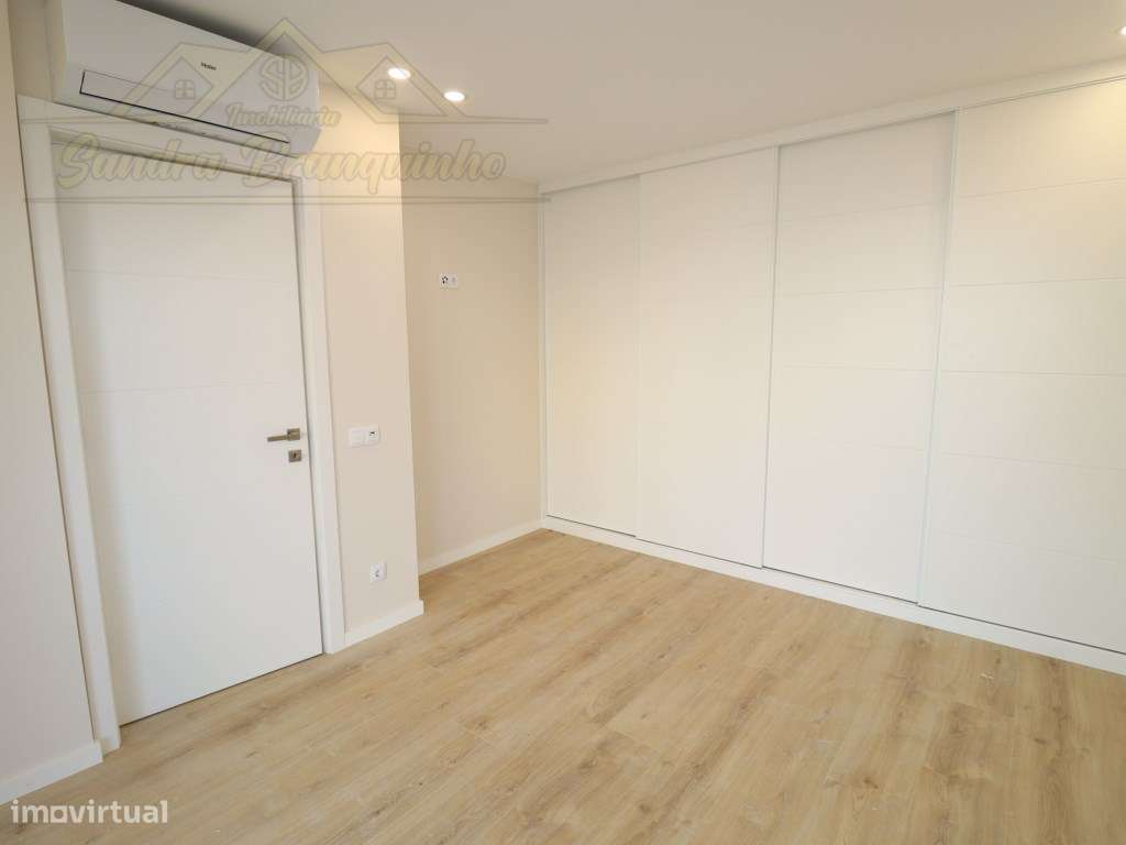 Moradia T5 (NOVA) com Piscina-25