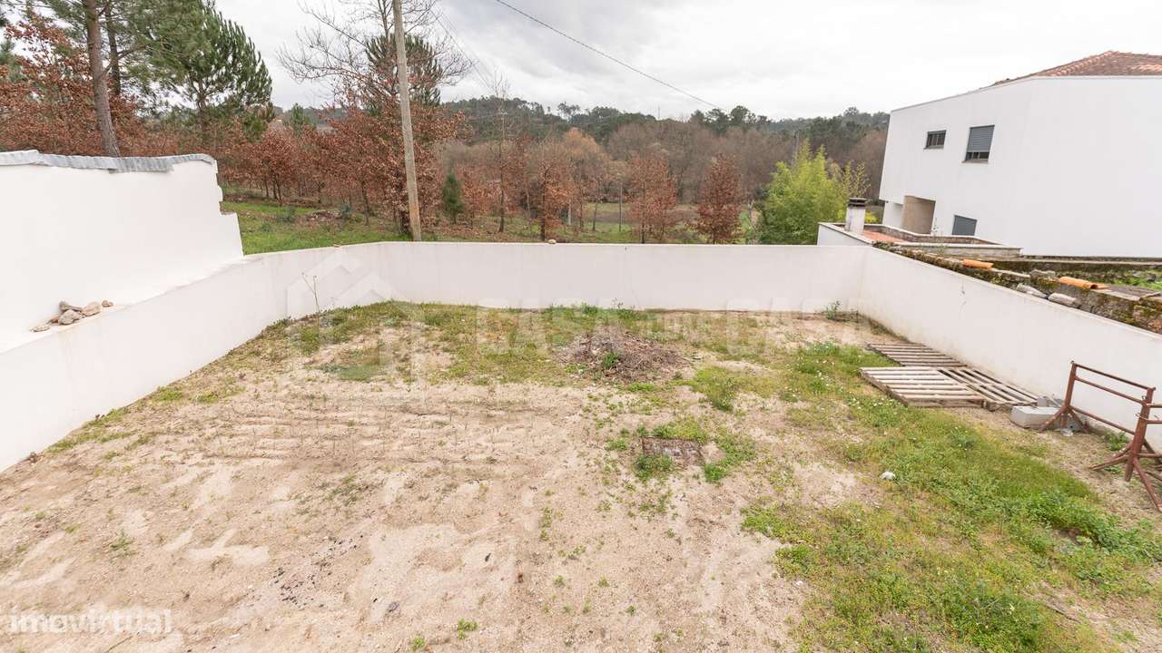 Moradia Isolada V2+1 em Cabanões-12