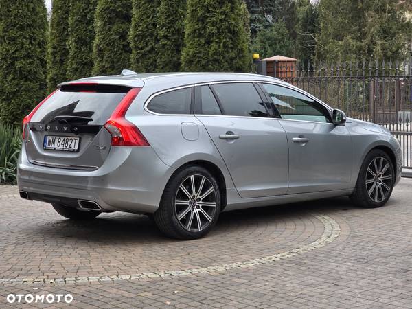 Volvo V60 D6 AWD Plug-in Hybrid Summum - 29