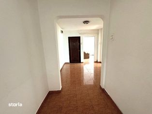 Apartament 3 camere et 3 decomandat cu suprafata de 65 mp