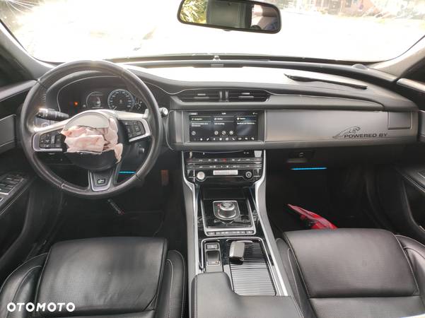 Jaguar XF 2.0 i4D AWD R-Sport - 12