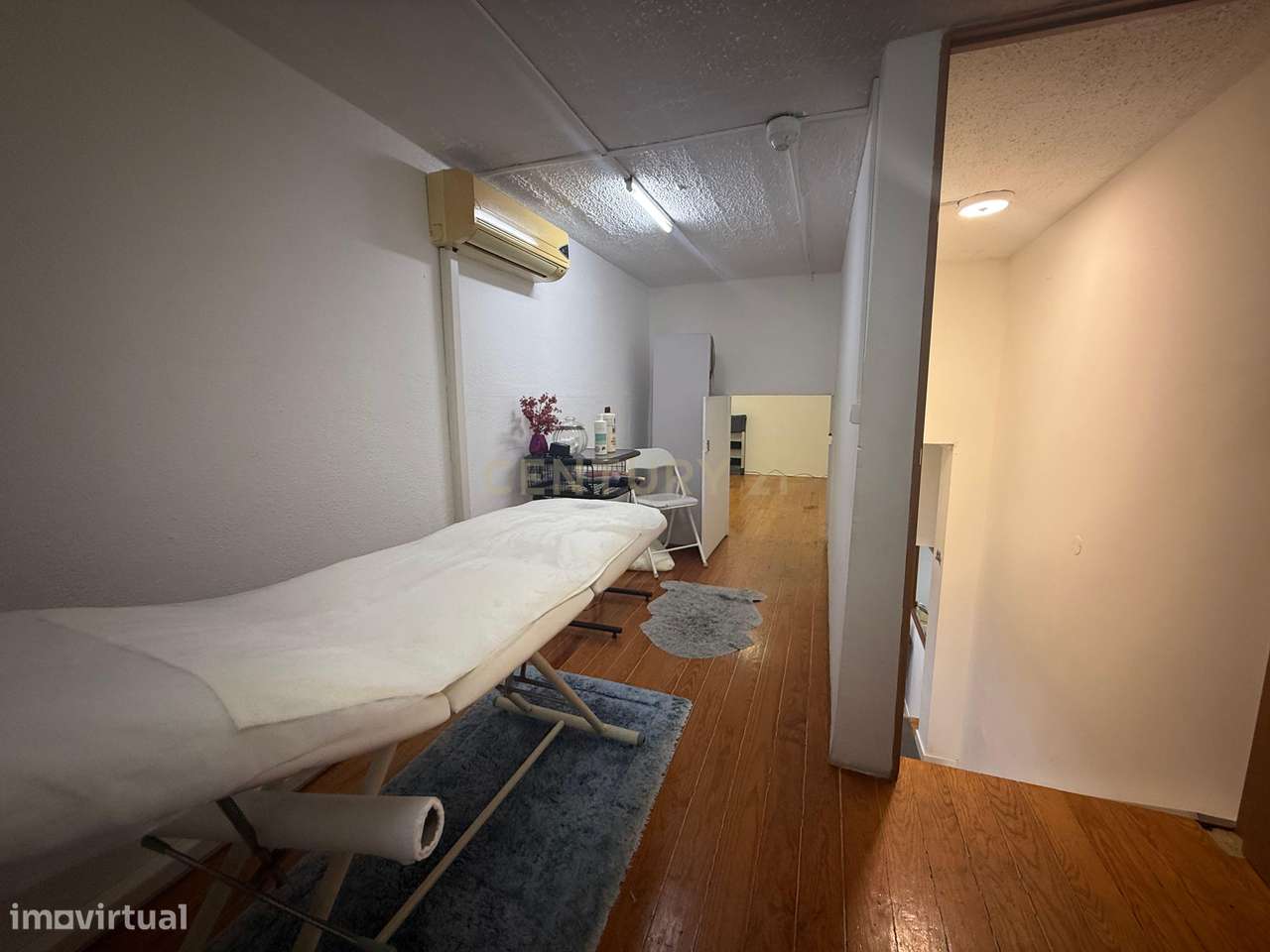 Loja totalmente equipada  – Santo António dos Cavaleiros-29