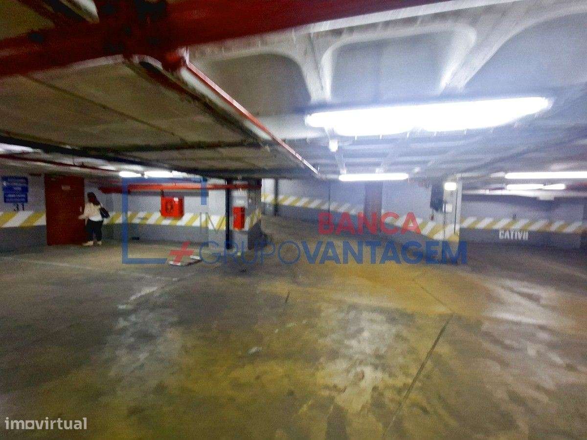 LUGAR DE PARQUEAMENTO - CHIADO - Grande imagem: 4/8