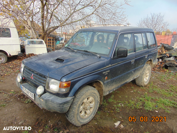 Far Stanga mitsubishi Pajero 2002 SUV Albastru - 2