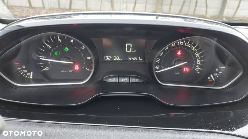 Peugeot 208 PureTech 82 Start & Stop Allure - 16