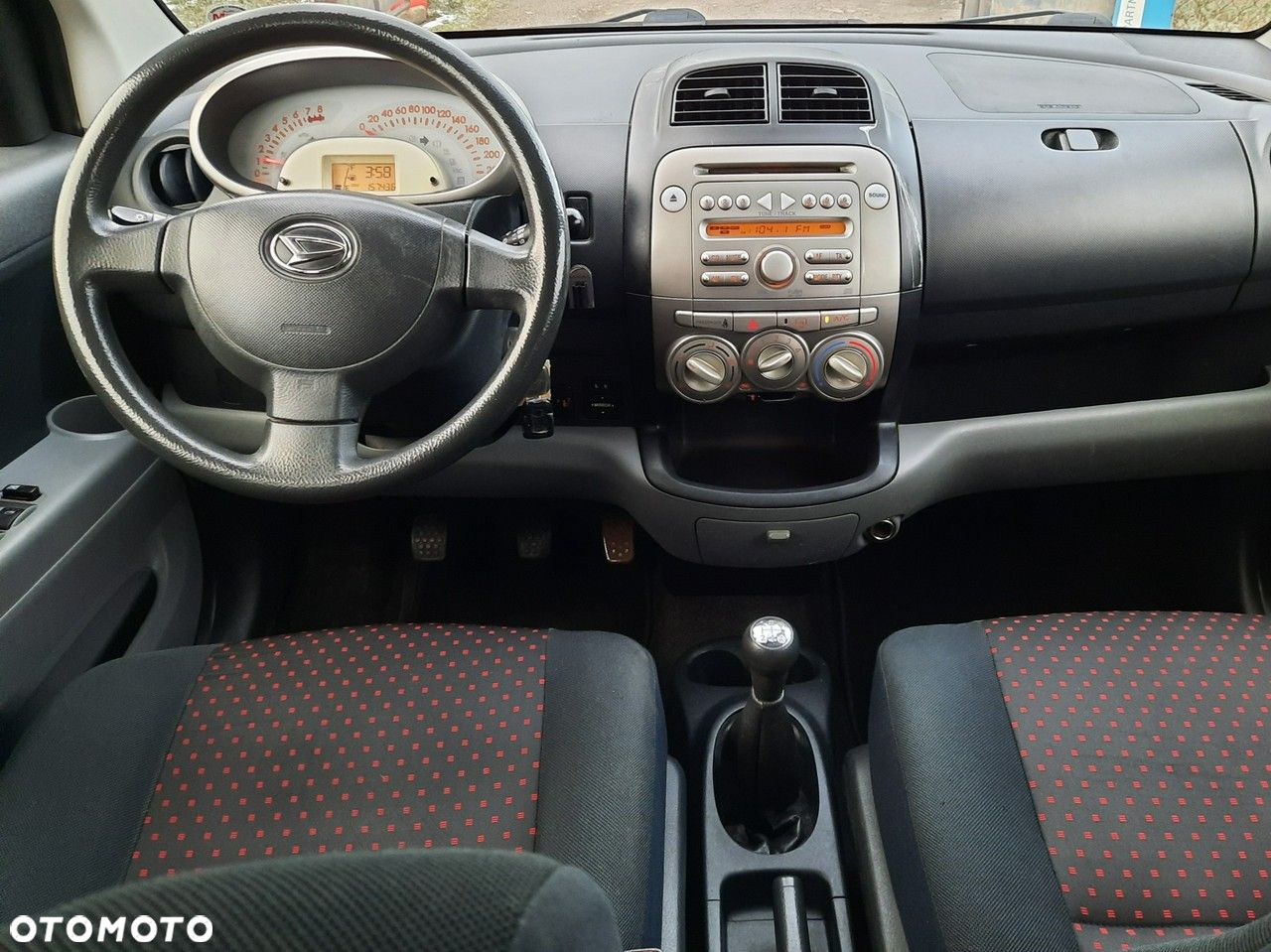 Daihatsu Sirion - 10