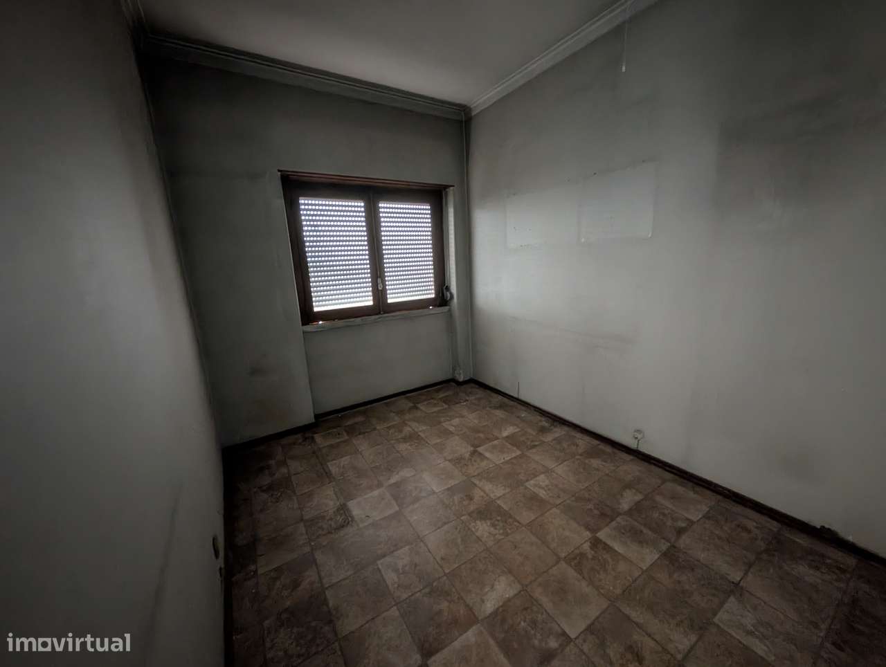 T3 Rua Lusiadas Para Remodelar-30