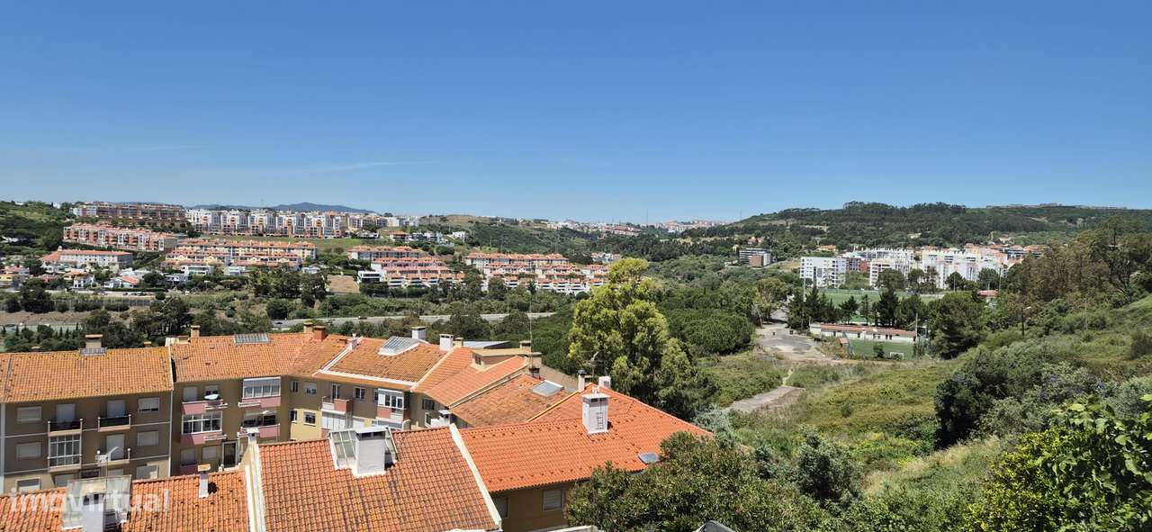 Apartamento T2 em Linda a Velha-16