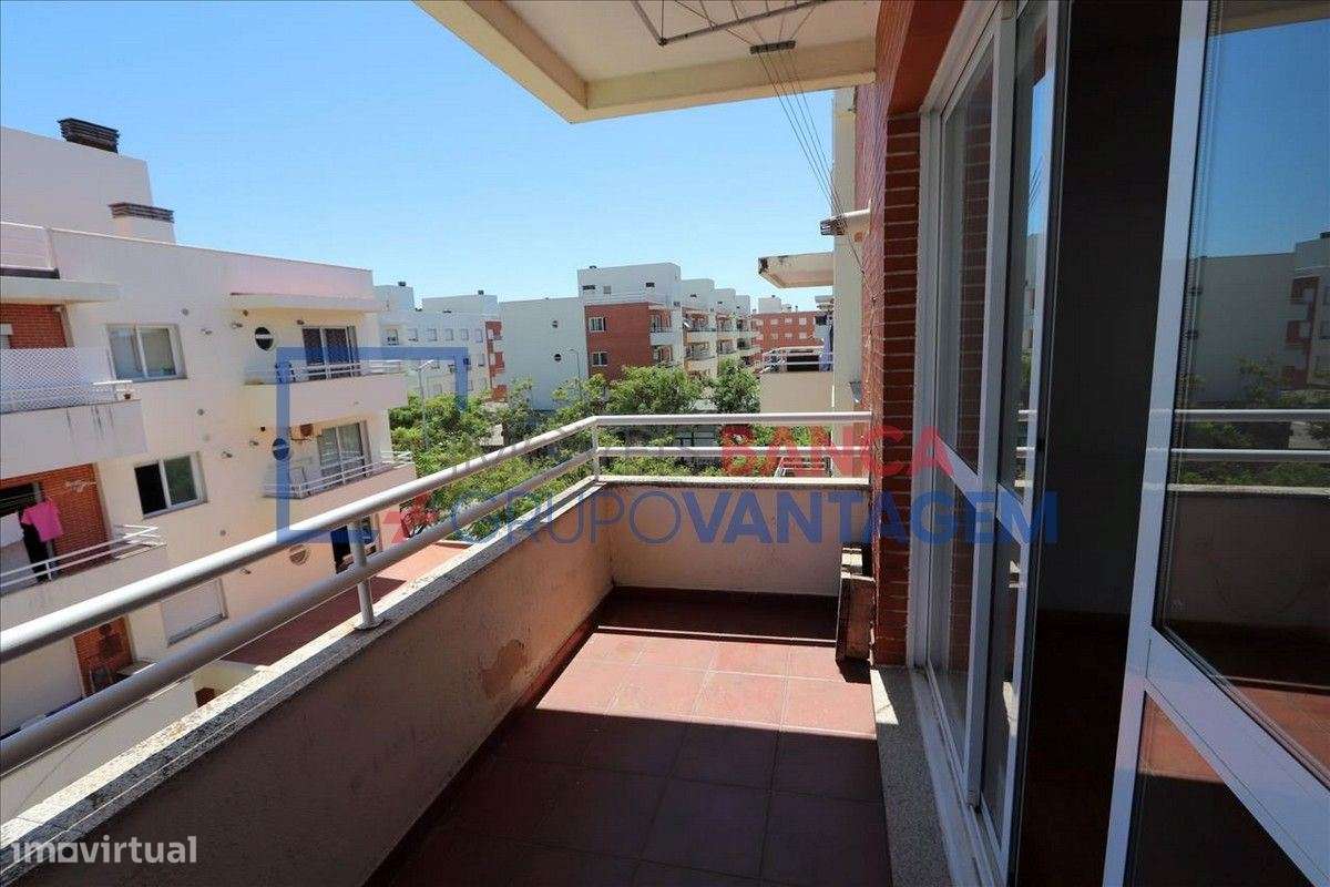 Apartamento T3, com  105 m2, situado em Alhos Vedros, Concelho da M... - Grande imagem: 3/17