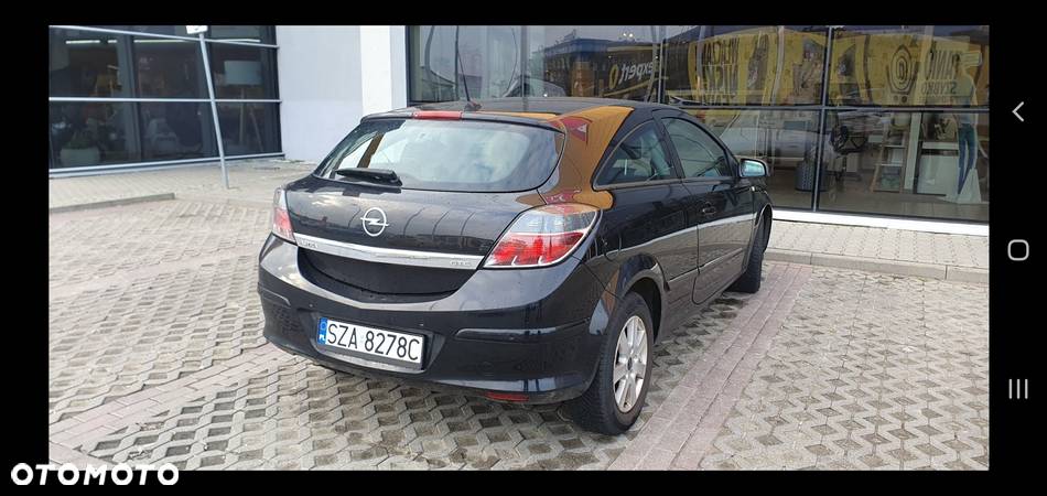 Opel Astra III GTC 1.6 Essentia - 4