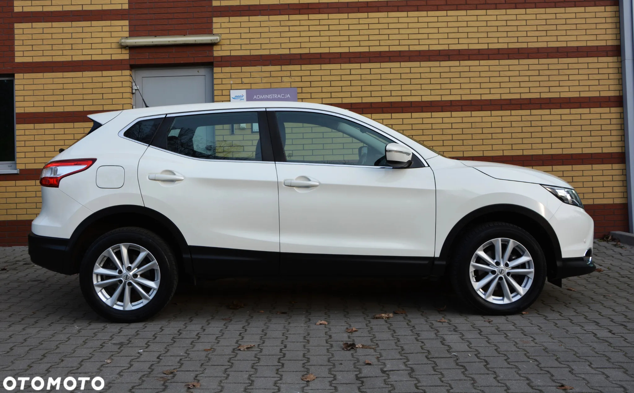 Nissan Qashqai 1.6 DCi DPF Start/Stop tekna - 10