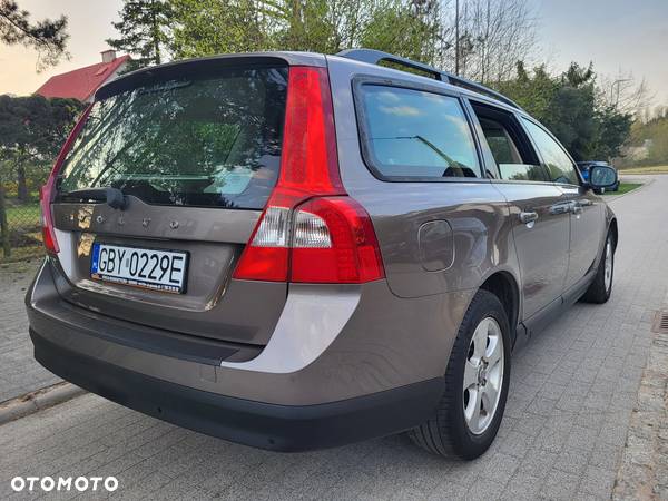 Volvo V70 2.0D Kinetic - 17