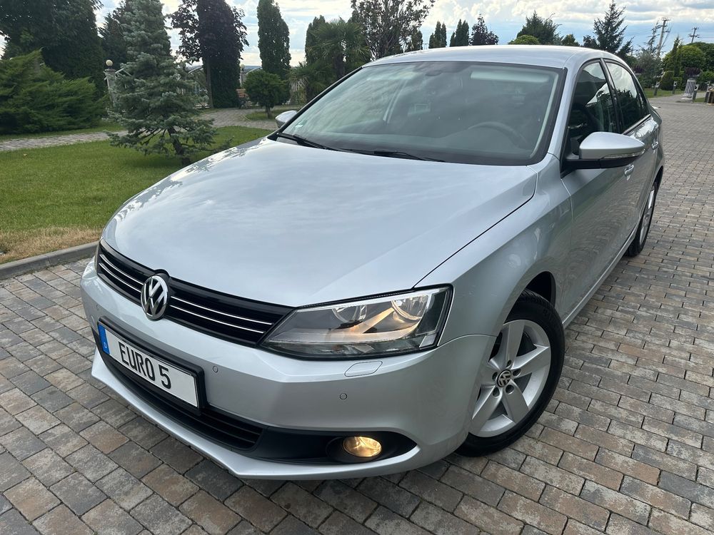 Volkswagen Jetta A6 [2010 - 2018] 1.2 TSI BlueMotion Technology 2011