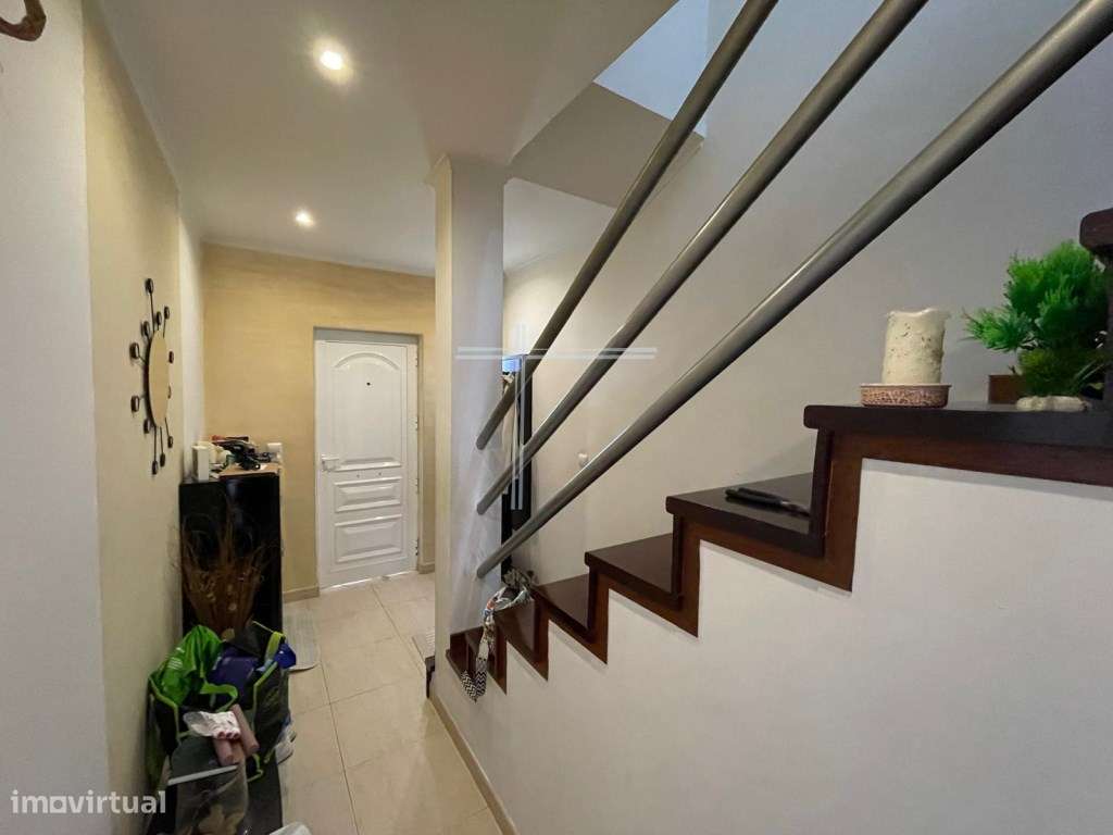 Moradia em banda T4, arquitetura tradicional com garagem - Vale Mil...-2